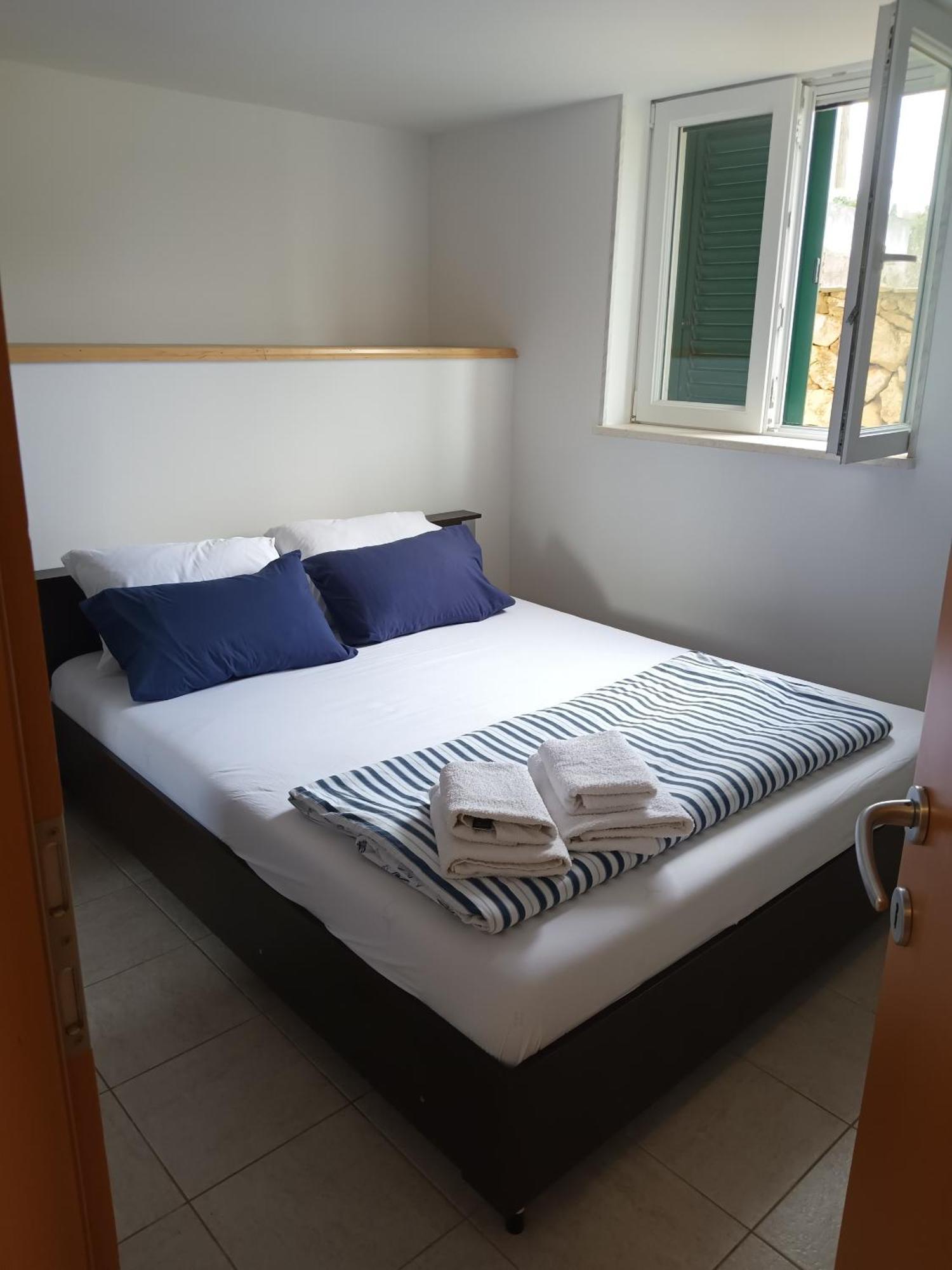 Apartments With A Parking Space Marina, Trogir - 11554 Екстер'єр фото